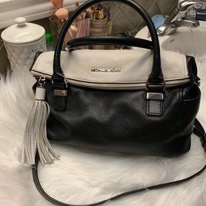 Micheal Kors satchel leather purse
